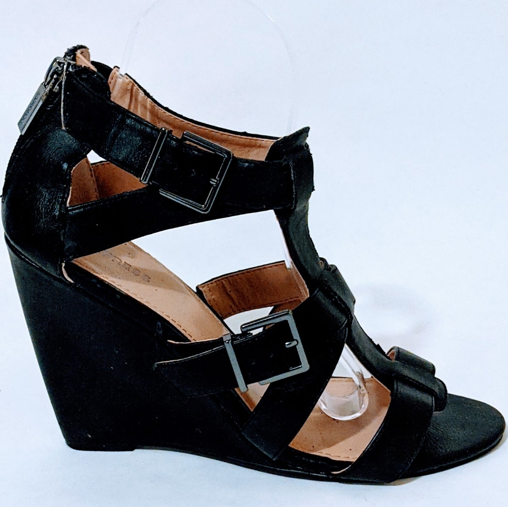 Express 7M Black Leather Double Strap 4" Wedge Sandal Shoe w/Logoed Back Zipper.